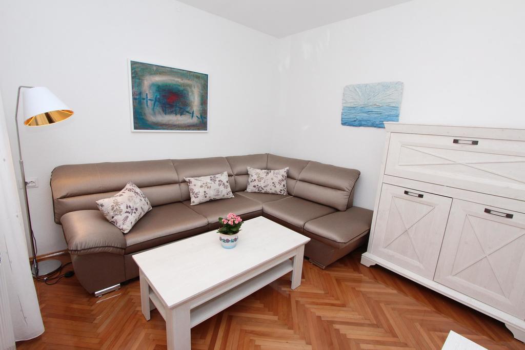Guest House Aurora Rovinj Extérieur photo