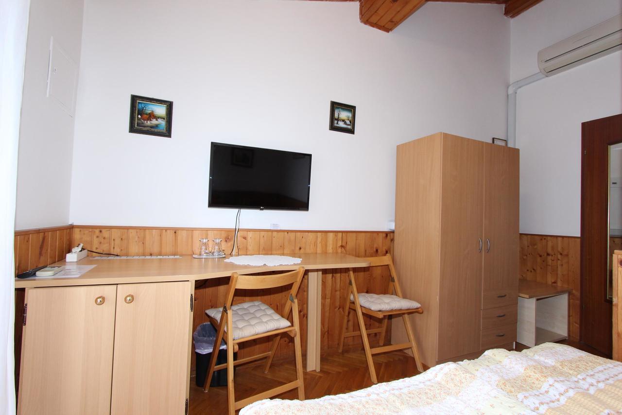Guest House Aurora Rovinj Extérieur photo