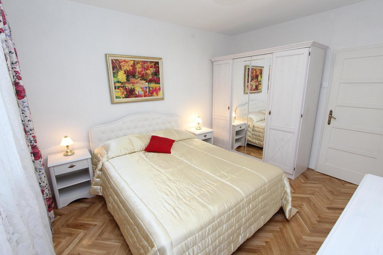 Guest House Aurora Rovinj Extérieur photo